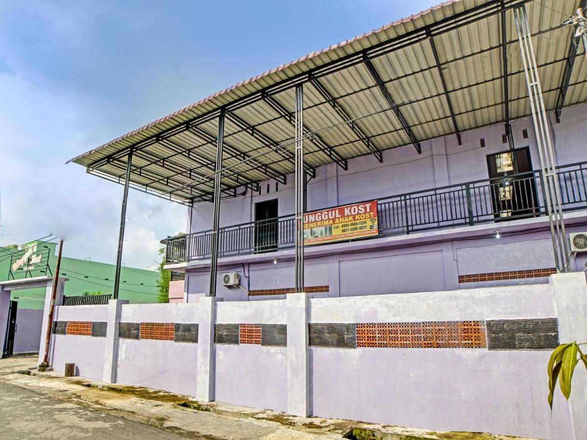 Spot On 91509 Unggul Kost Hotel Medan