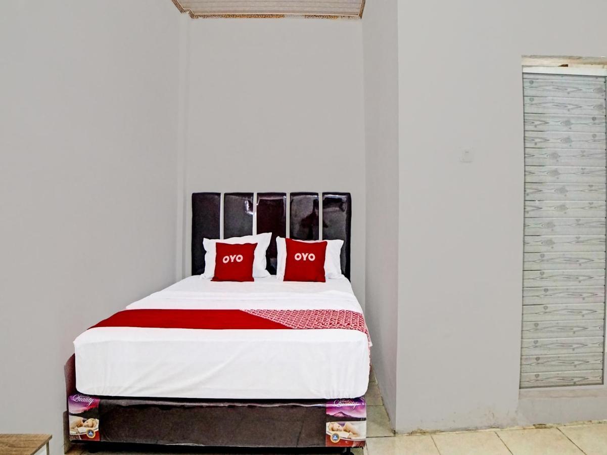 Spot On 91509 Unggul Kost Hotel